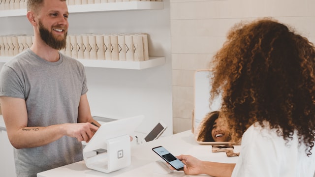 E-Commerce & Retail